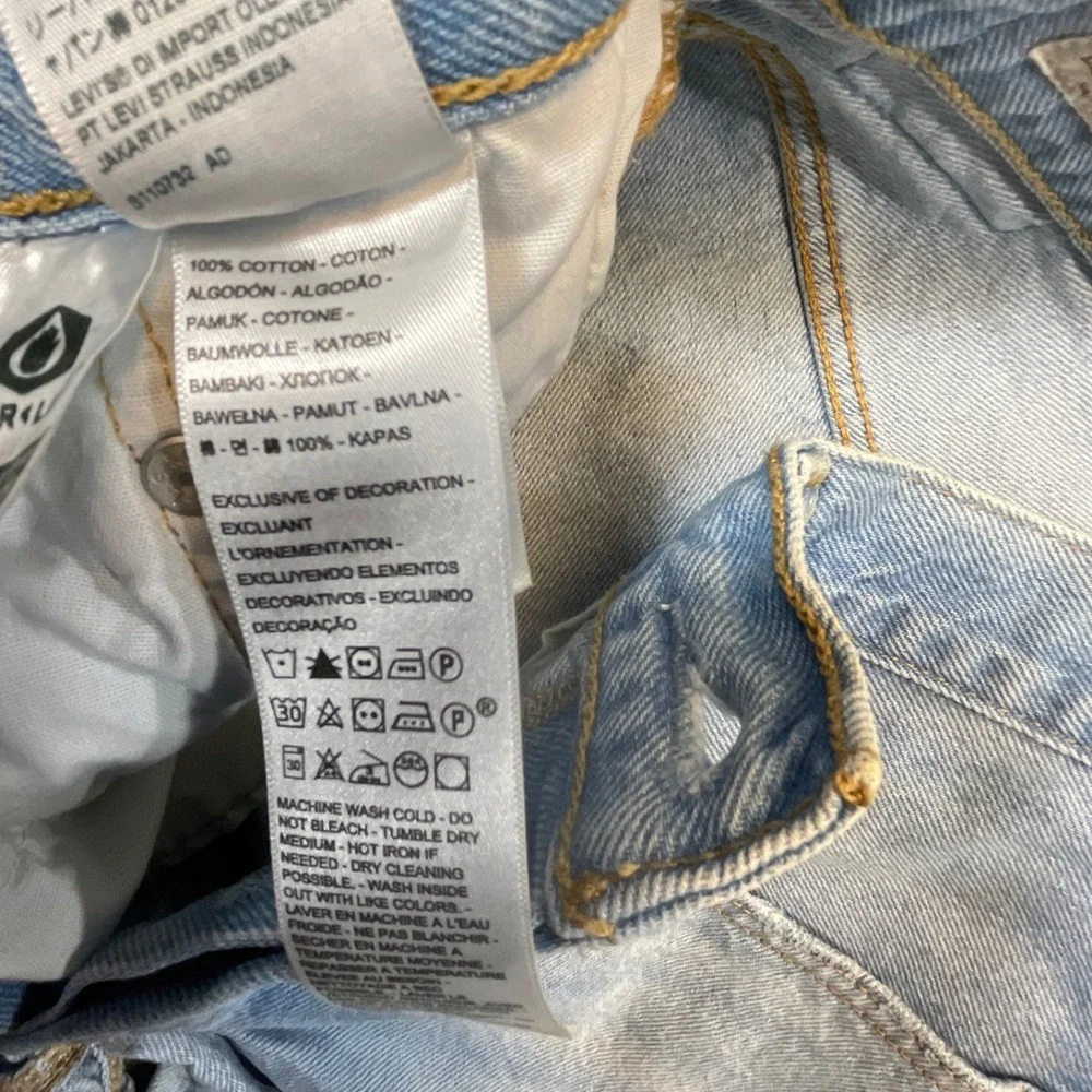 Levis Premium 501 Original Shorts Womens 28 Light Wash Blue Excellent Cut Off - Picture 5 of 8